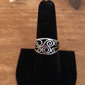 Silver scroll work ring size 8 NWOT
